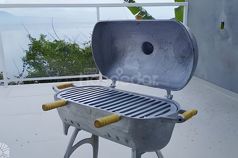 Casa com vista p/ o mar e acesso exclusivo à praia
