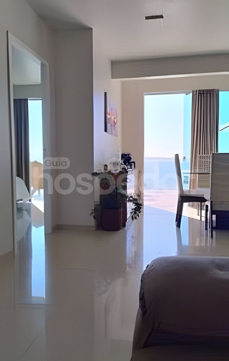 Casa com vista p/ o mar e acesso exclusivo à praia