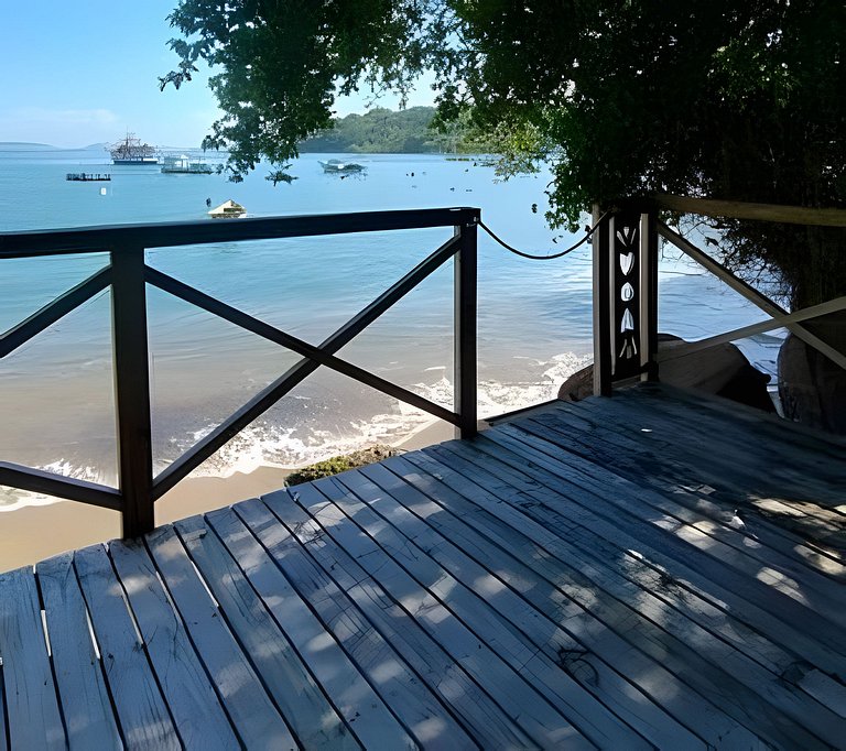 Casa com vista p/ o mar e acesso exclusivo à praia · KY01J
