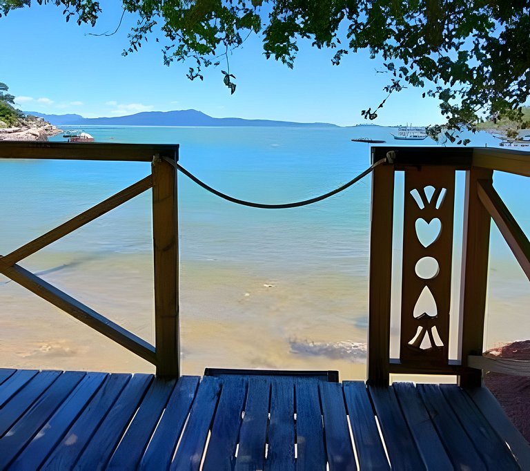 Casa com vista p/ o mar e acesso exclusivo à praia · KY01J