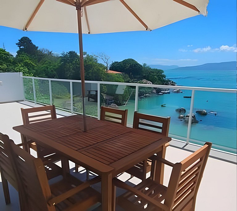 Casa com vista p/ o mar e acesso exclusivo à praia · KY01J