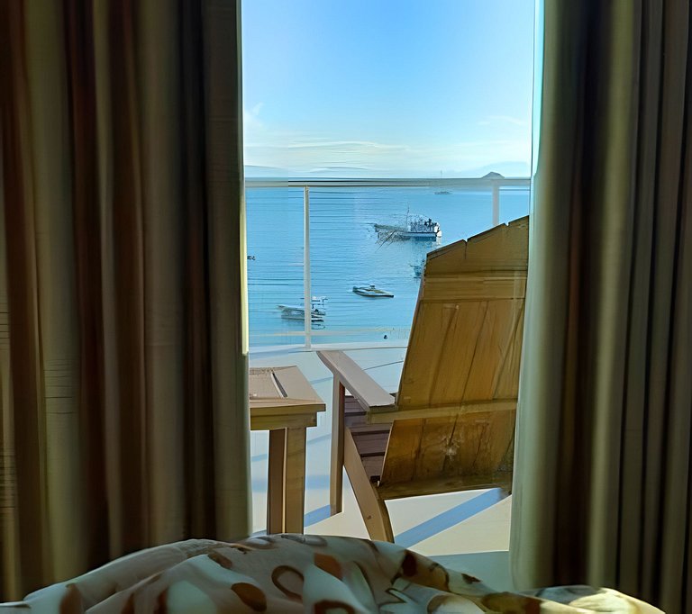Casa com vista p/ o mar e acesso exclusivo à praia · KY01J