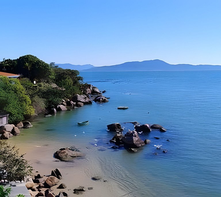 Casa com vista p/ o mar e acesso exclusivo à praia · KY01J