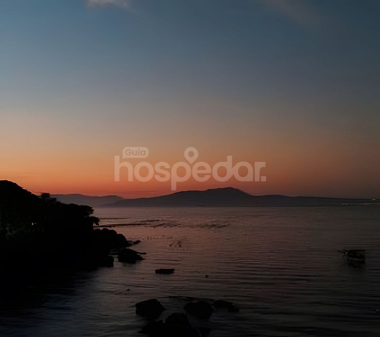 Casa com vista p/ o mar e acesso exclusivo à praia