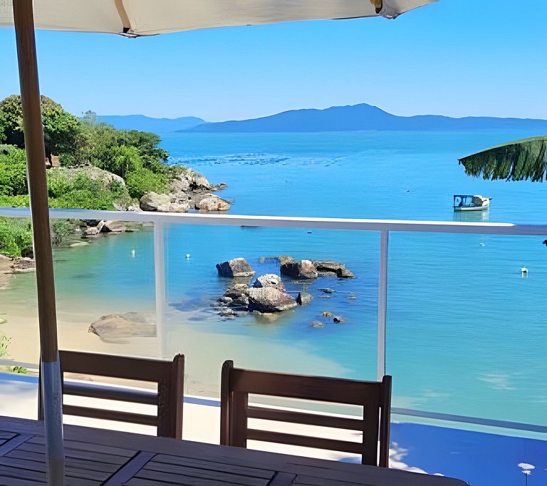 Casa com vista p/ o mar e acesso exclusivo à praia · KY01J