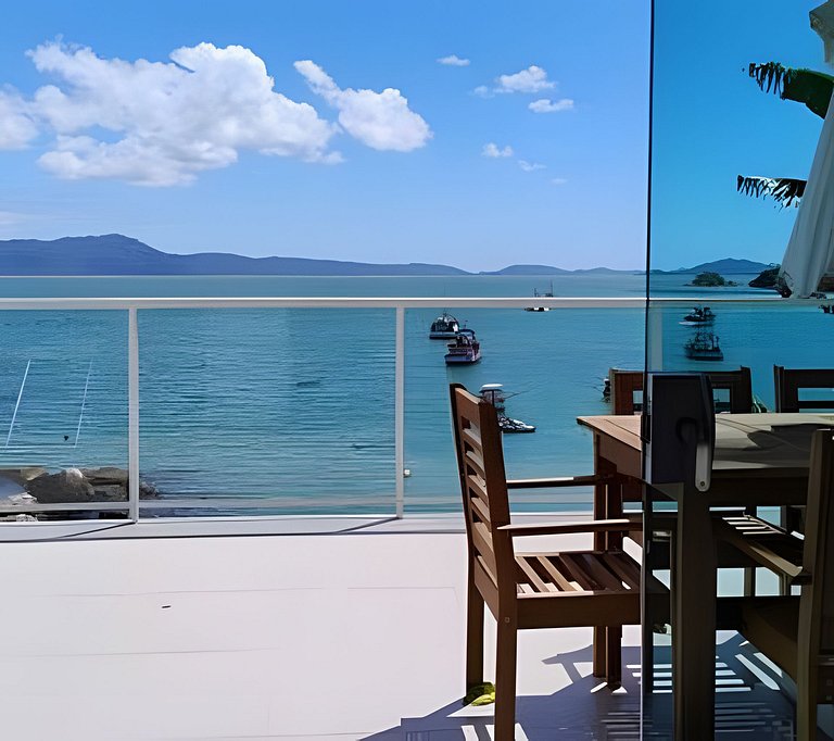 Casa com vista p/ o mar e acesso exclusivo à praia · KY01J