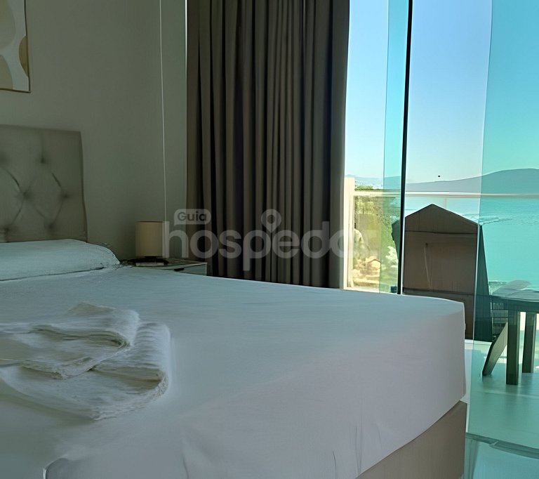 Casa com vista p/ o mar e acesso exclusivo à praia
