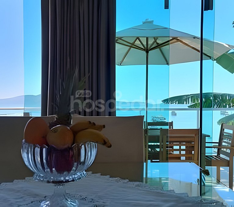 Casa com vista p/ o mar e acesso exclusivo à praia