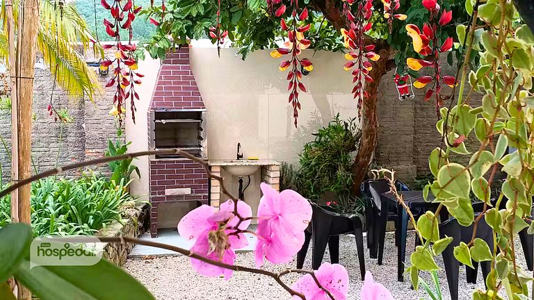 House 400 meters from the beach, a retreat between the sea a
